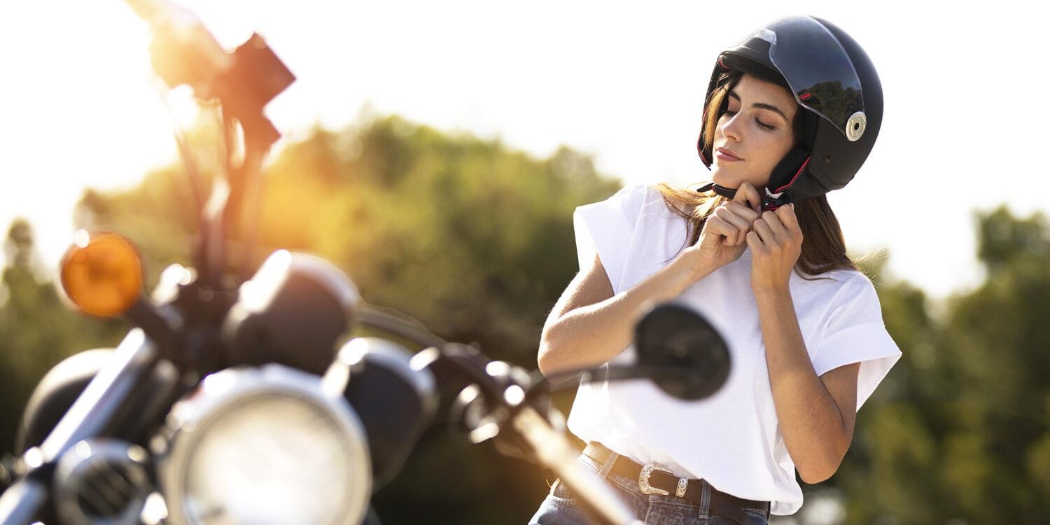 6 συμβουλές οδήγησης μηχανής το καλοκαίρι για να είσαι ασφαλής 6 συμβουλές οδήγησης μηχανής το καλοκαίρι για να είσαι ασφαλής